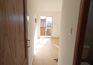 Comodo departamento 1 dormitorio en barrio Los Huaicos, ideal persona sola o pareja joven sin hijos. No mascotas